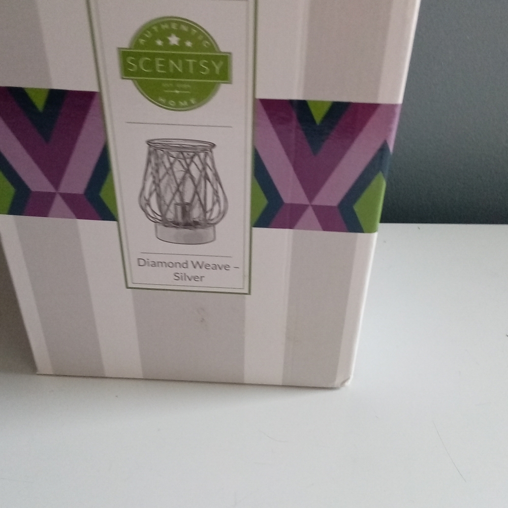 Scentsy Diamond Weaveโ Silver Warmer Home Fragrance Electric Wax Melter